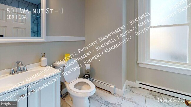 Photo - 501 Walnut St