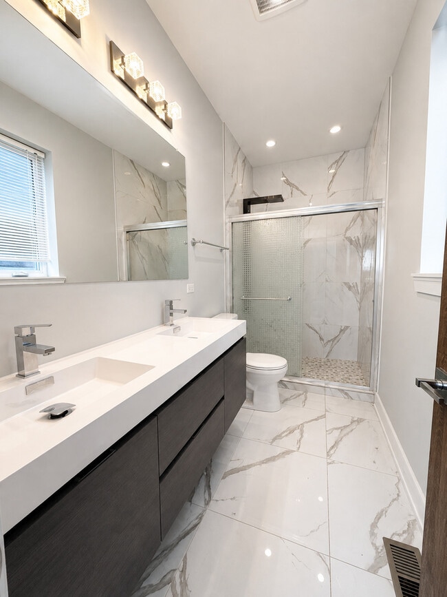Photo - 1149 W 17th St Unit 1
