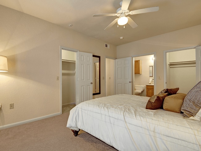 The Principal Bedroom - The Residence at Heritage Park