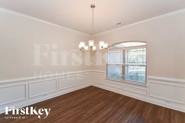 Photo - 8228 Orkney Way