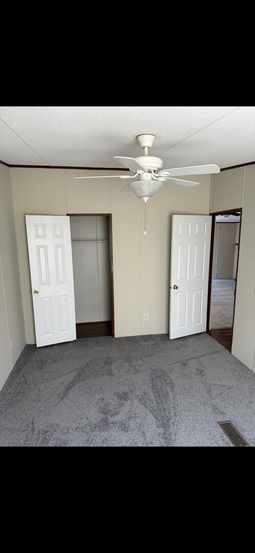 Photo - 3 bed 2 bath includes garden tub, patio, fireplace.