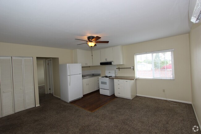 Building Photo - Beautiful 1 bedroom 1 bathroom upstairs ap... Unit Lepus Road - Upstairs - OPM Rental