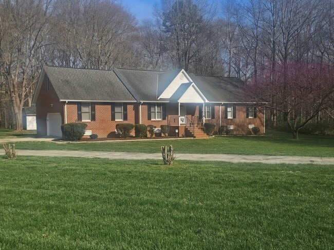 Building Photo - Prince George