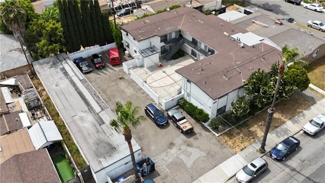 Photo - 12905-12921 Palm St