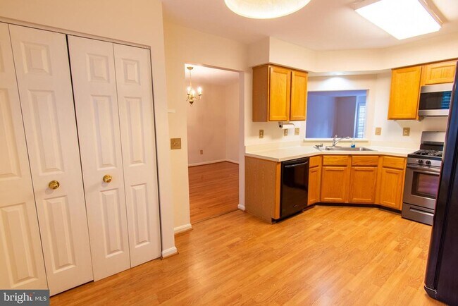 Photo - 11970 Thurloe Dr