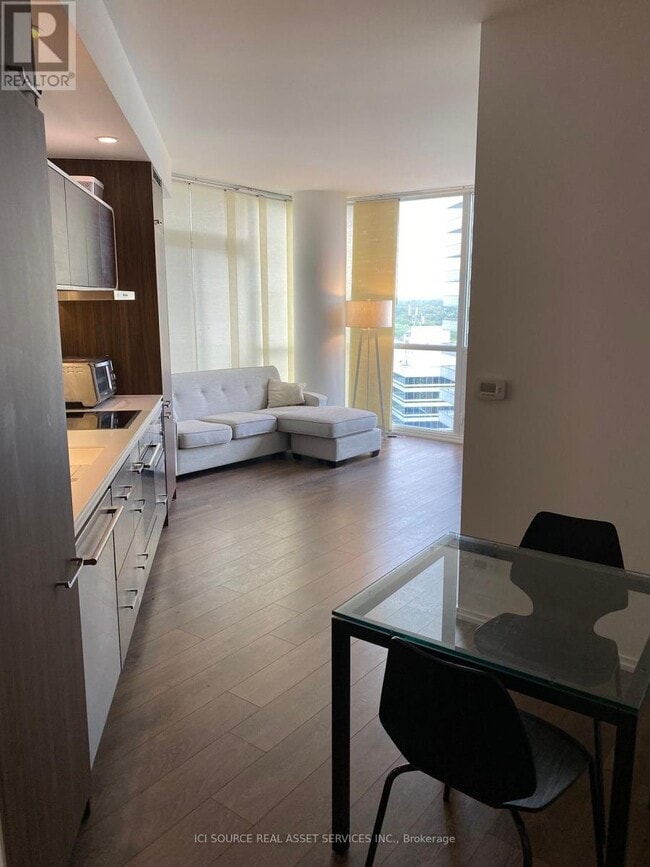 Photo - 45 Charles St E Unité 2909