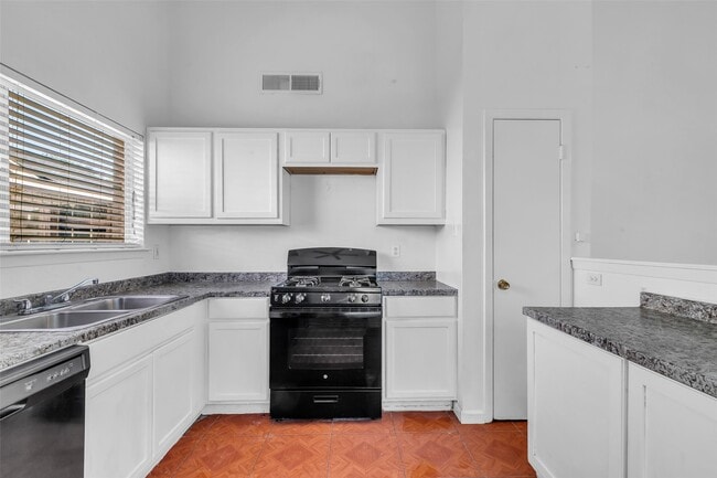 Building Photo - 3023 Becket St Rental