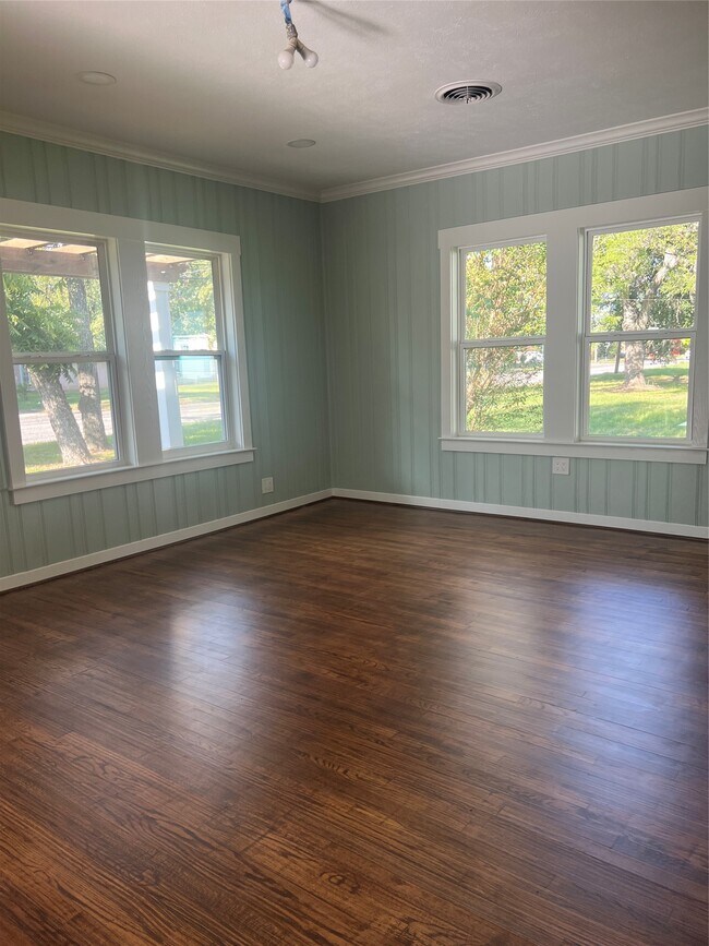 Photo - 803 Austin St