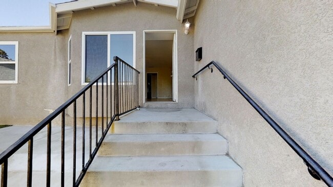 Photo - 6BD/3BA on College Ave!