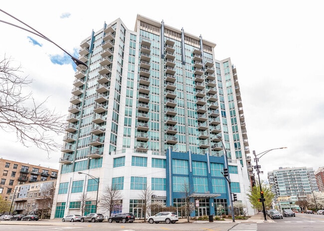 Building Photo - 1600 S Indiana Ave Unit 501