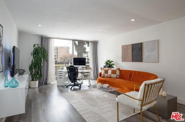 Photo - 321 S San Vicente Blvd Unit 101