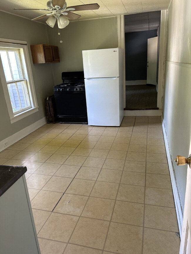 Photo - 1 Bedroom Apartment in Caledonia - Available August 8th, 2026 Unit Apt 4