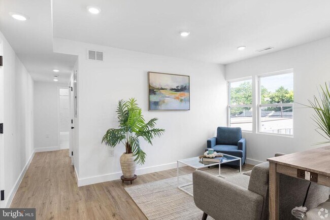 Photo - 324 61st St NE Unit 4