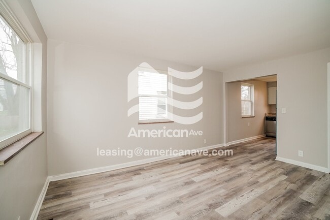 Photo - 2144 Ontario St