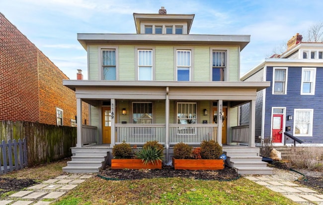 Photo - 1151 Summit St House