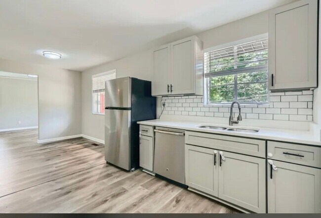 Photo - 1401 Richard Rd