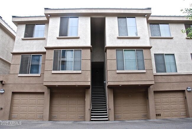 Building Photo - 1701 E Colter St Rental