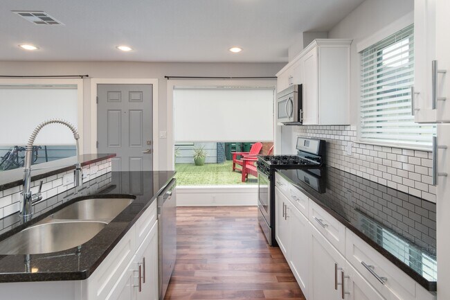 Photo - 2019 Huldy St Unit 2