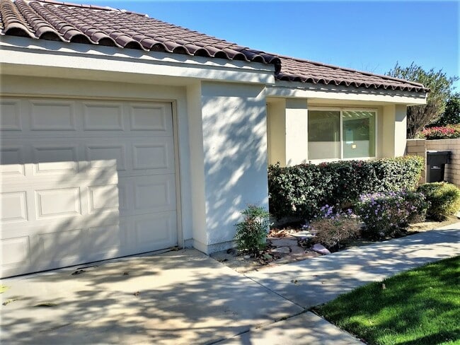 Photo - 43520 Via Magellan Dr