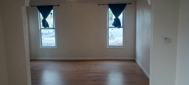 Photo - 5859 2nd Ave