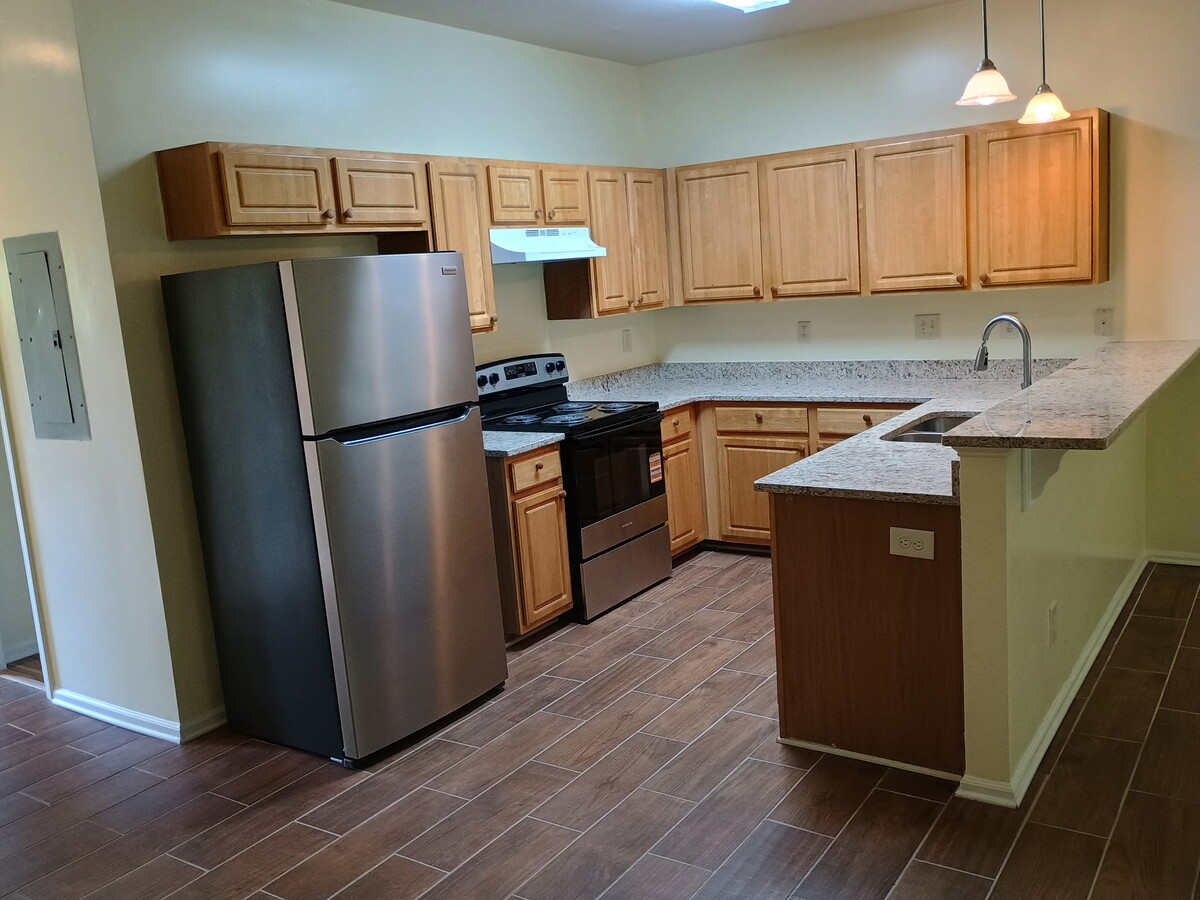 Photo - 1061 Scott St SE