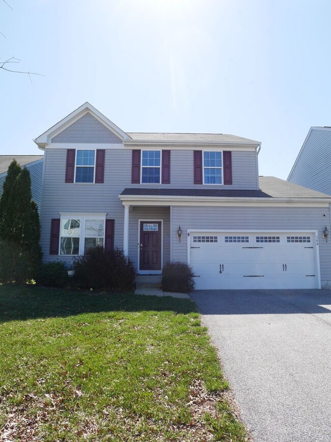 Building Photo - Stunning 5-Bedroom, 3.5-Bathroom Fully Fur... Rental