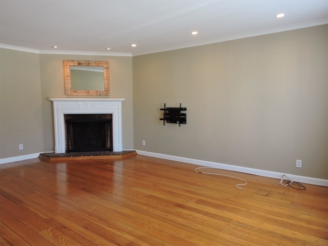 1877 8th Ave Unit 1