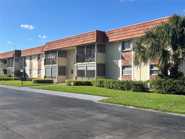 Building Photo - 22795 SW 66th Ave Unit 104 Rental