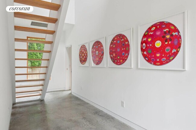 Photo - 47 Accabonac Rd