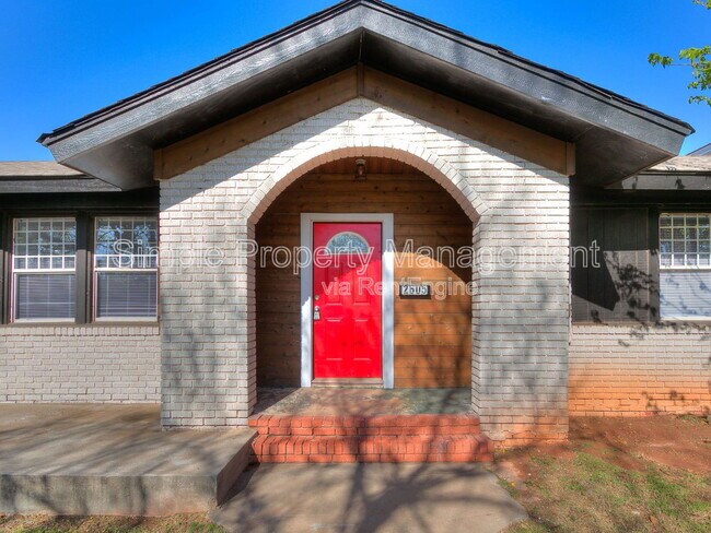 Photo - 2605 N Robinson Ave