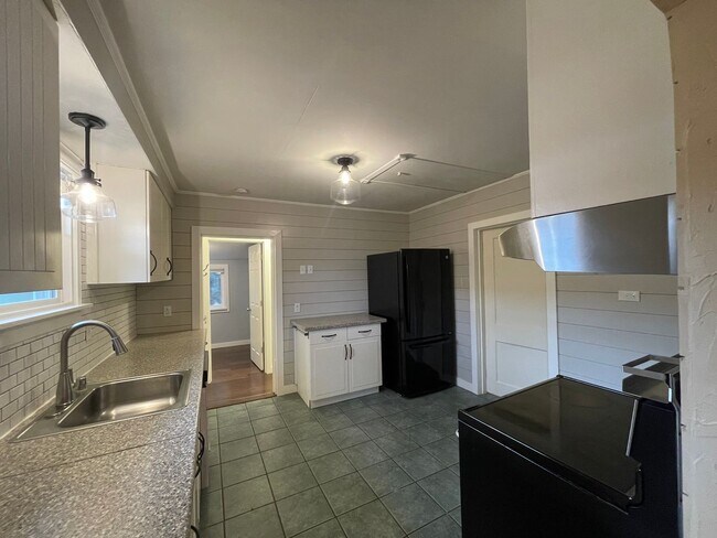 Photo - West Seattle - 2 bedroom and 1 bathroom