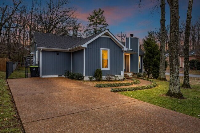 Photo - 921 Fitzpatrick Rd