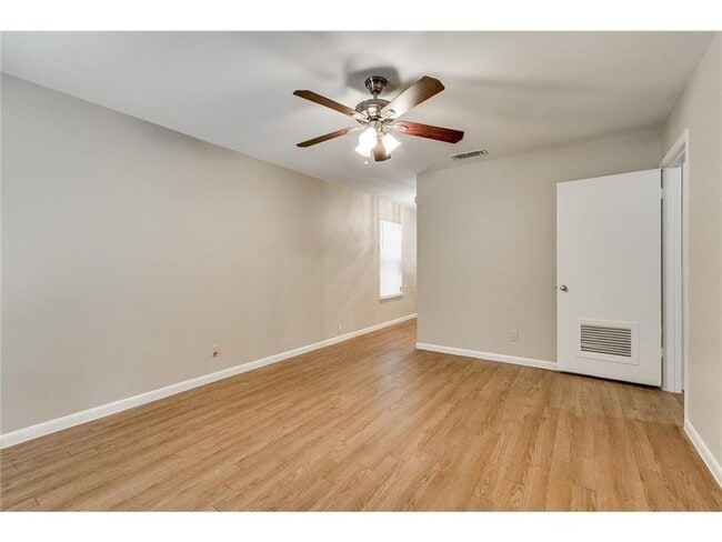 Photo - 404 Franklin Blvd