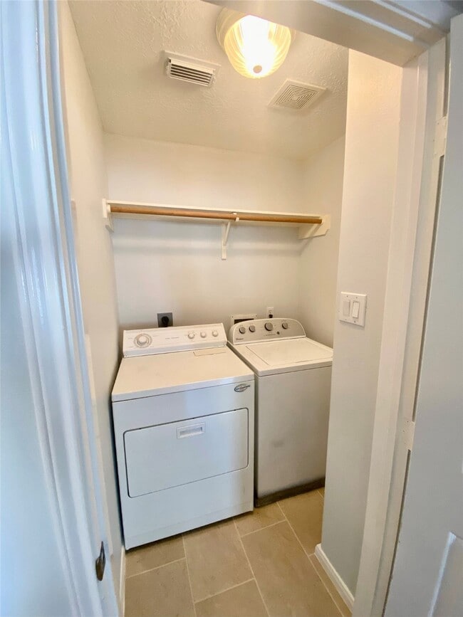 Photo - 2710 Grants Lake Blvd Unit True