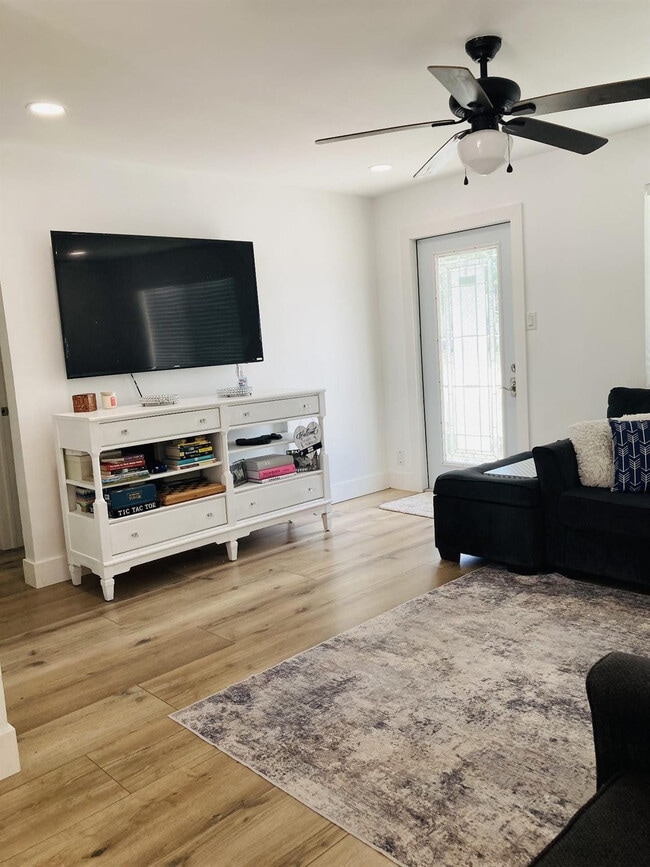 Photo - 2640 NE 10th Terrace