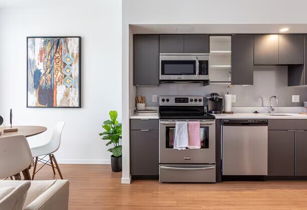 *Pictures are representative samples of the advertised unit. In some cases, the actual units you tou - 14 Barrows St Unit A4