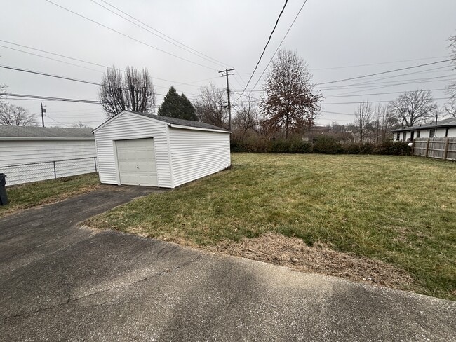 Photo - 1724 Silver Ln