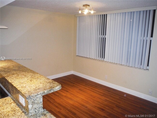 Photo - 9431 Live Oak Pl Unit 409