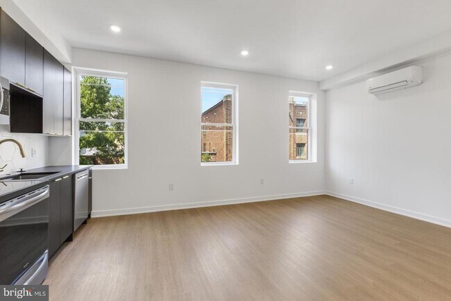 Photo - 1134 Pine St Unit 5