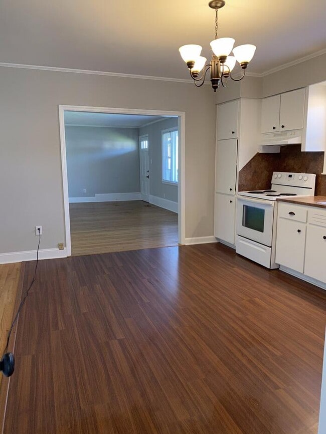 Photo - Charming Vintage Ranch, Den, Fireplace, Screened Porch