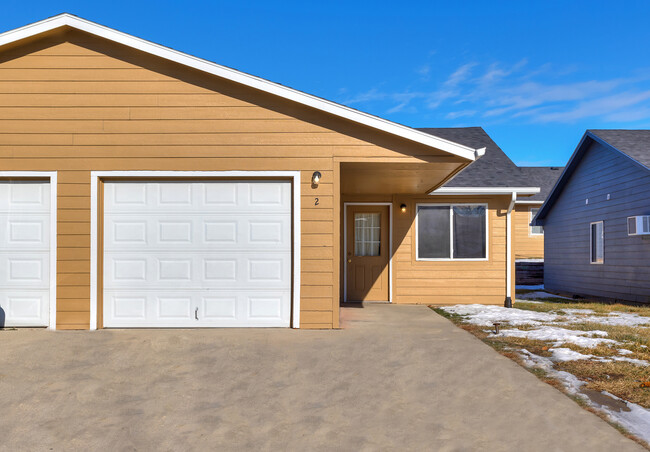 Building Photo - Walnut Pointe Rental