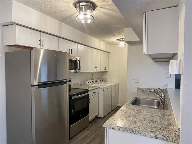 Photo - 662 Bellemeade Dr SW Unit C