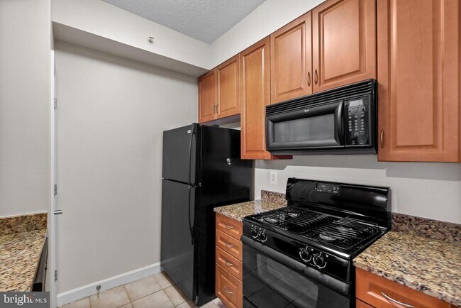 Photo - 1111 25th St NW Unidad 512