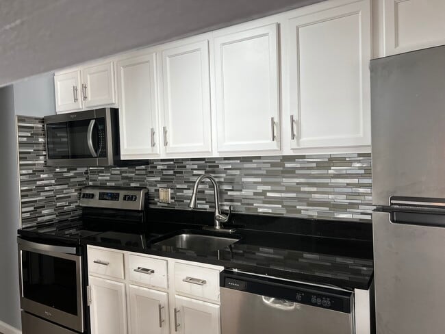 Photo - 24325 Detroit Rd