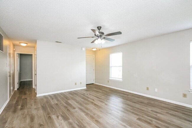 Photo - 8623 Bluff Point Dr