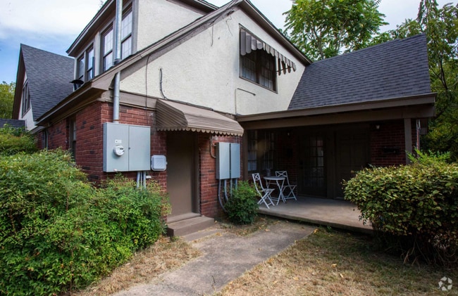 Building Photo - Cozy Apartment located near UAMS! Unit Suite #3