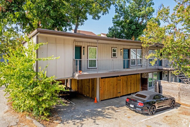 Parking - 915 West 21st Street Apartments