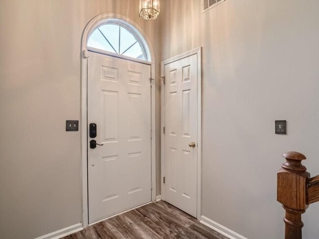 Photo - 2817 Manor Glen Ln NW