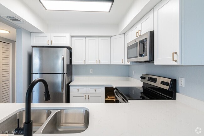 Building Photo - 5745 Foxlake Dr Unit D Rental
