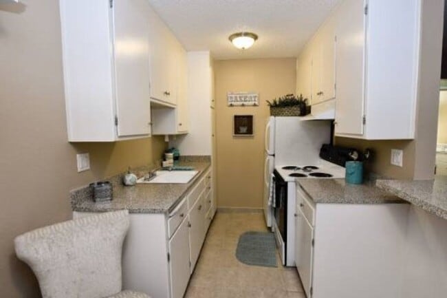 Photo - Garfield Manor